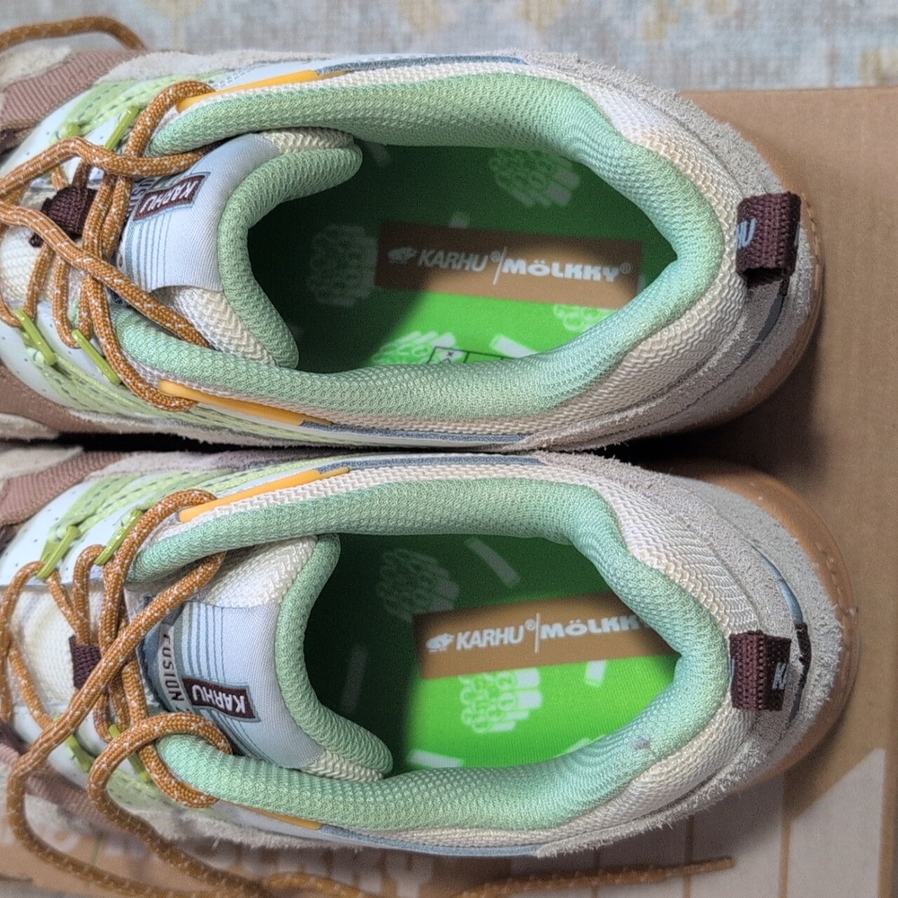 Karhu Fusion 2.0 Sneakers in Turtledove/Shadow Lime - Picture 6 of 8